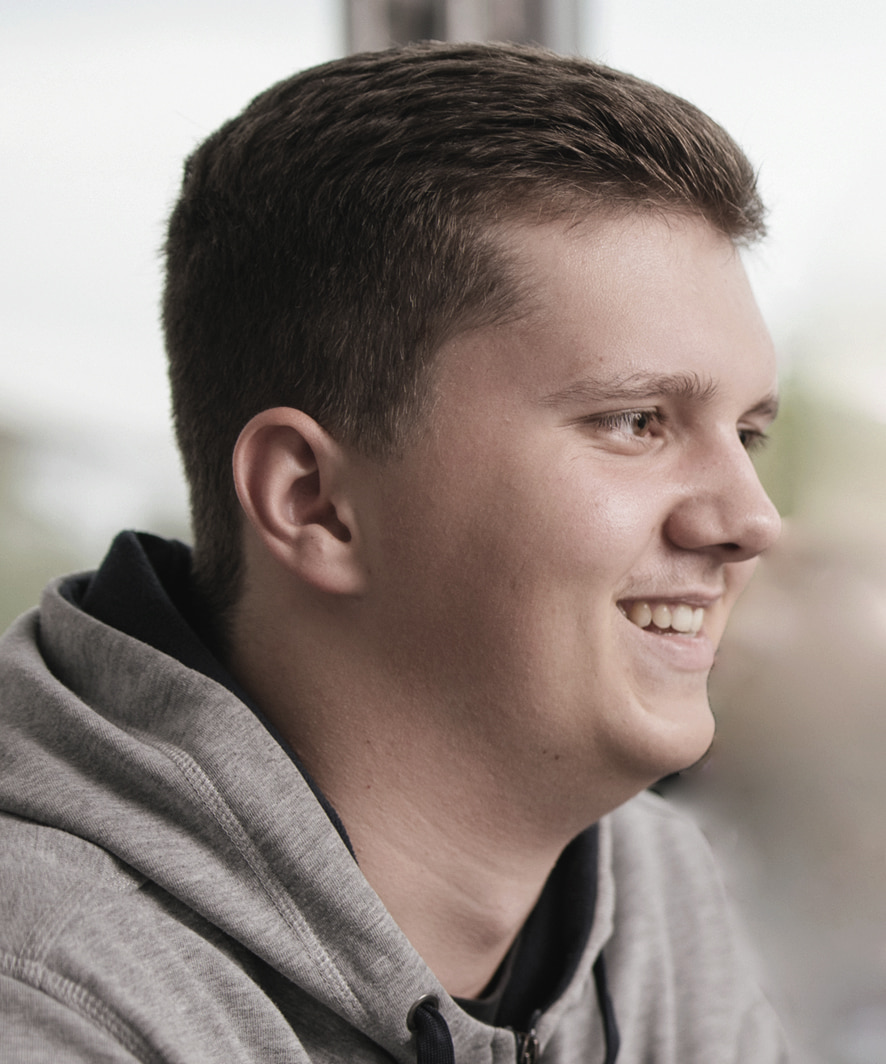 Schwarz-weiß Porträt von Maximilian Dietrich, Software Developer